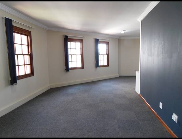 400M² OFFICE TO LET IN FERNDALE
